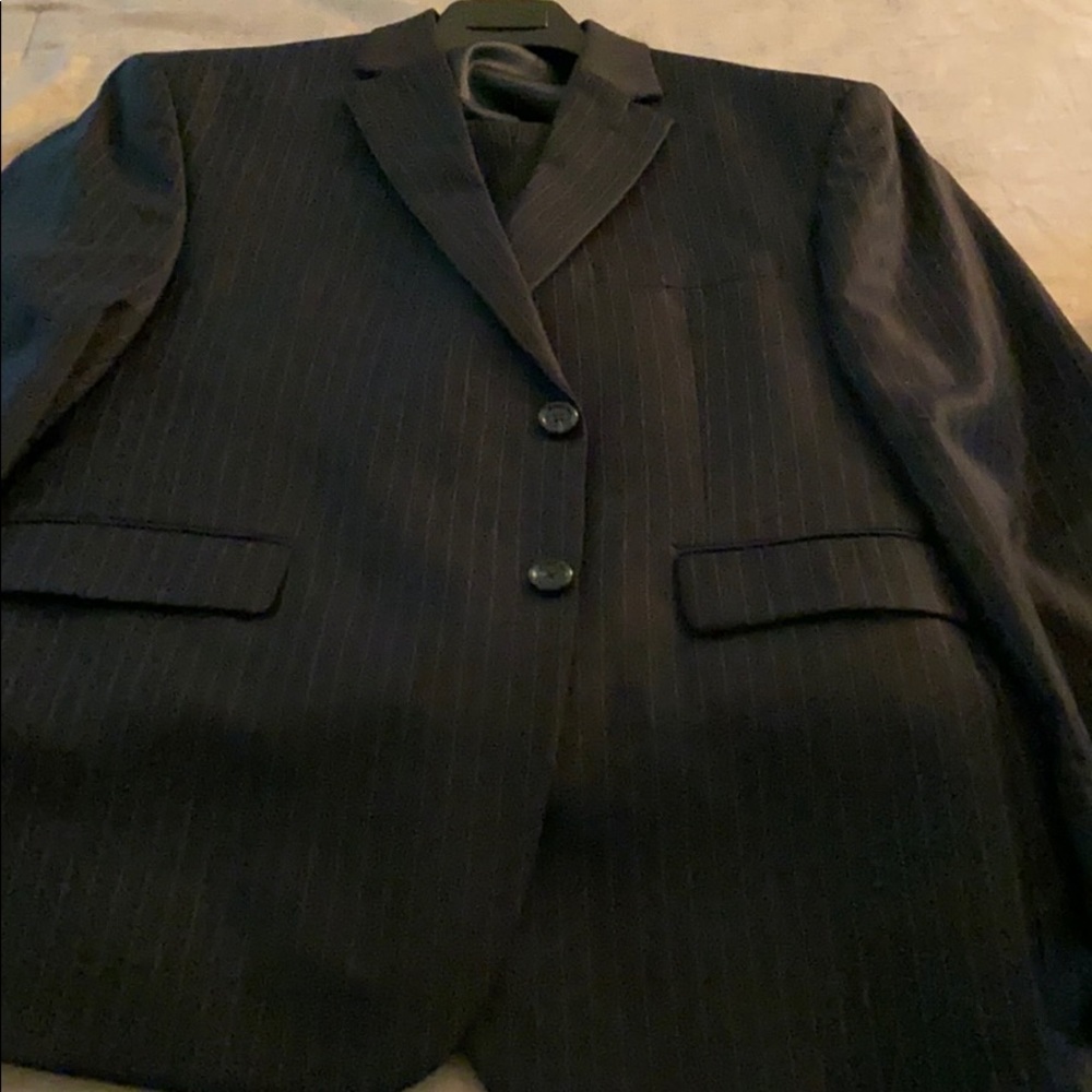 Jones of New York Men’s three piece suite.